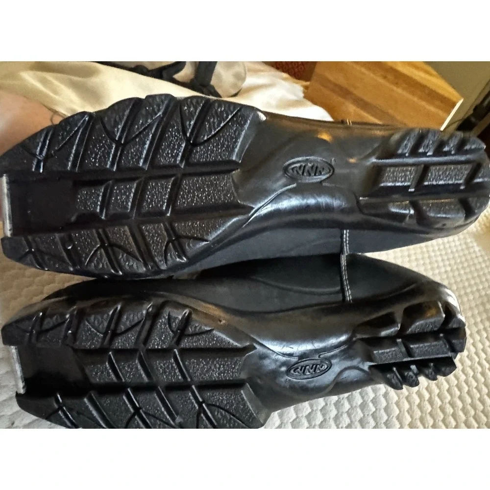 Used Rossignol M 10 / W 10.5-11 Men's Cross Country Ski Boots Worn 1x EUC A7